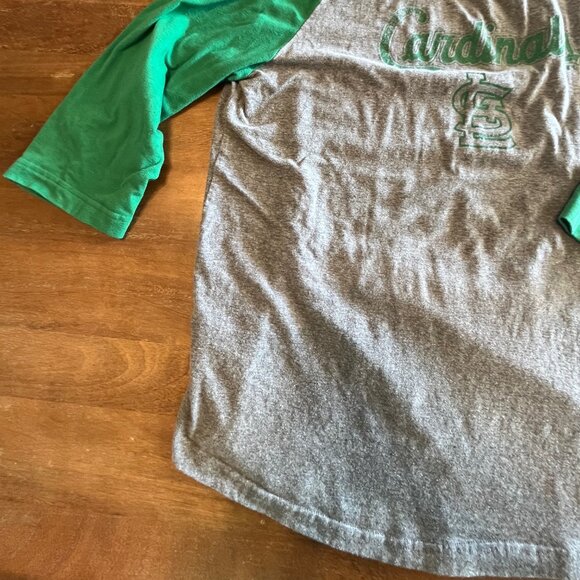 St Louis Cardinals‎ Large Womens Light Gray T-shirt Green Half Sleeves Lettering - Picture 3 of 7